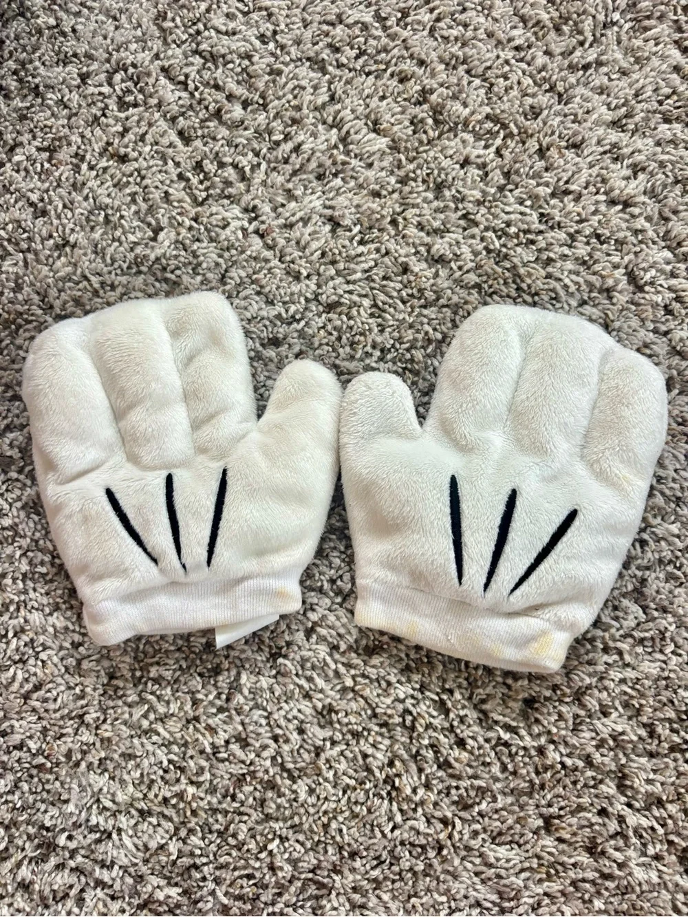 Vintage 2000’s Disney Store Mickey Mouse Plush Hat & Gloves Costume Set 6-12M